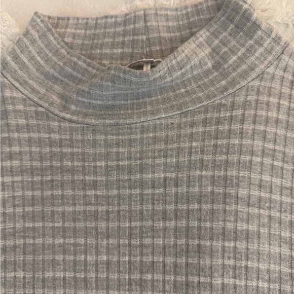 Frame Denim Light Gray and White stripe Knit Top - Picture 4 of 7